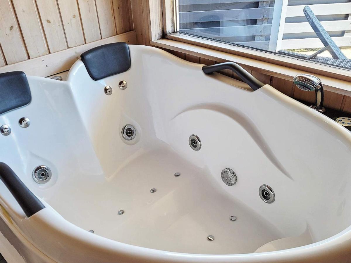 8 Person Holiday Home In Nex Snogebaek ภายนอก รูปภาพ